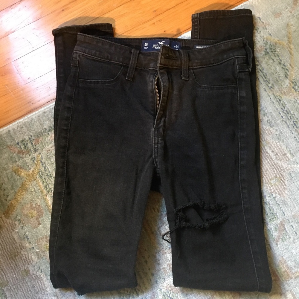 BLACK HOLLISTER SKINNY JEANS